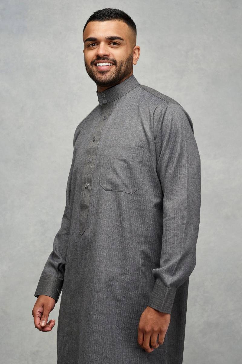 Jubbah Jubba Thobe Thoab Kaftan Kaudura Qamees Männer Saudi Schwerer Stoff | Ideal Für Den Winter Jubbah Jubba Thobe Thoab Kaftan Kaudura Qamees Männer Saudi Schwerer Stoff | Ideal Für Den Winter von MyHijabLondon