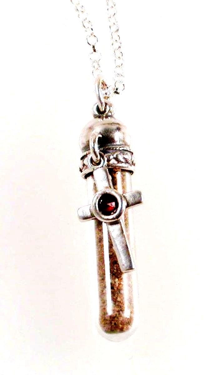 Christlicher Schmuck, Weihnachtsgeschenke, Kreuz-Halskette, Christlicher Kreuz-Charm-Anhänger Jerusalem Sand, Sterlingsilber-Kreuz Mit Granat von MyHolyLandCross