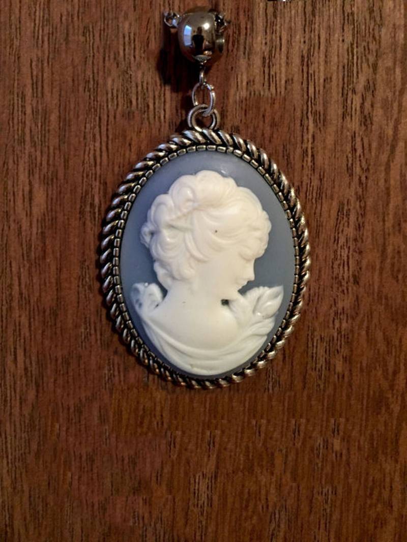 Cameo Halskette von MyJoyfulSomethings