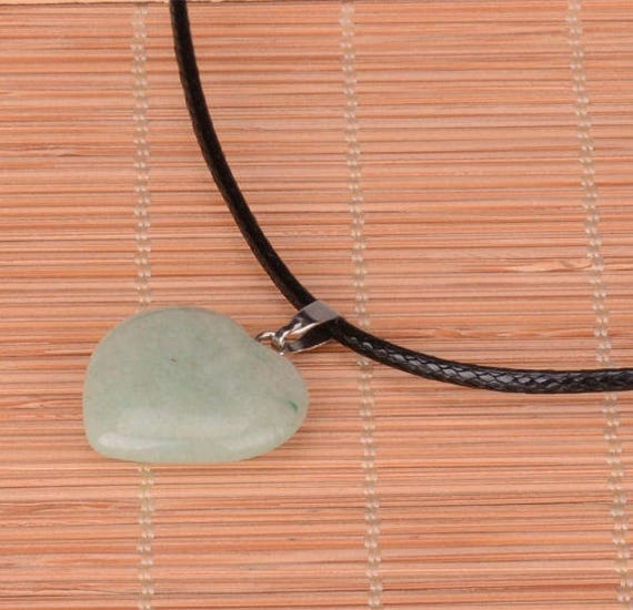 Heilpunkt Chakra Herzstein Mit Lederkette von MyJoyfulSomethings