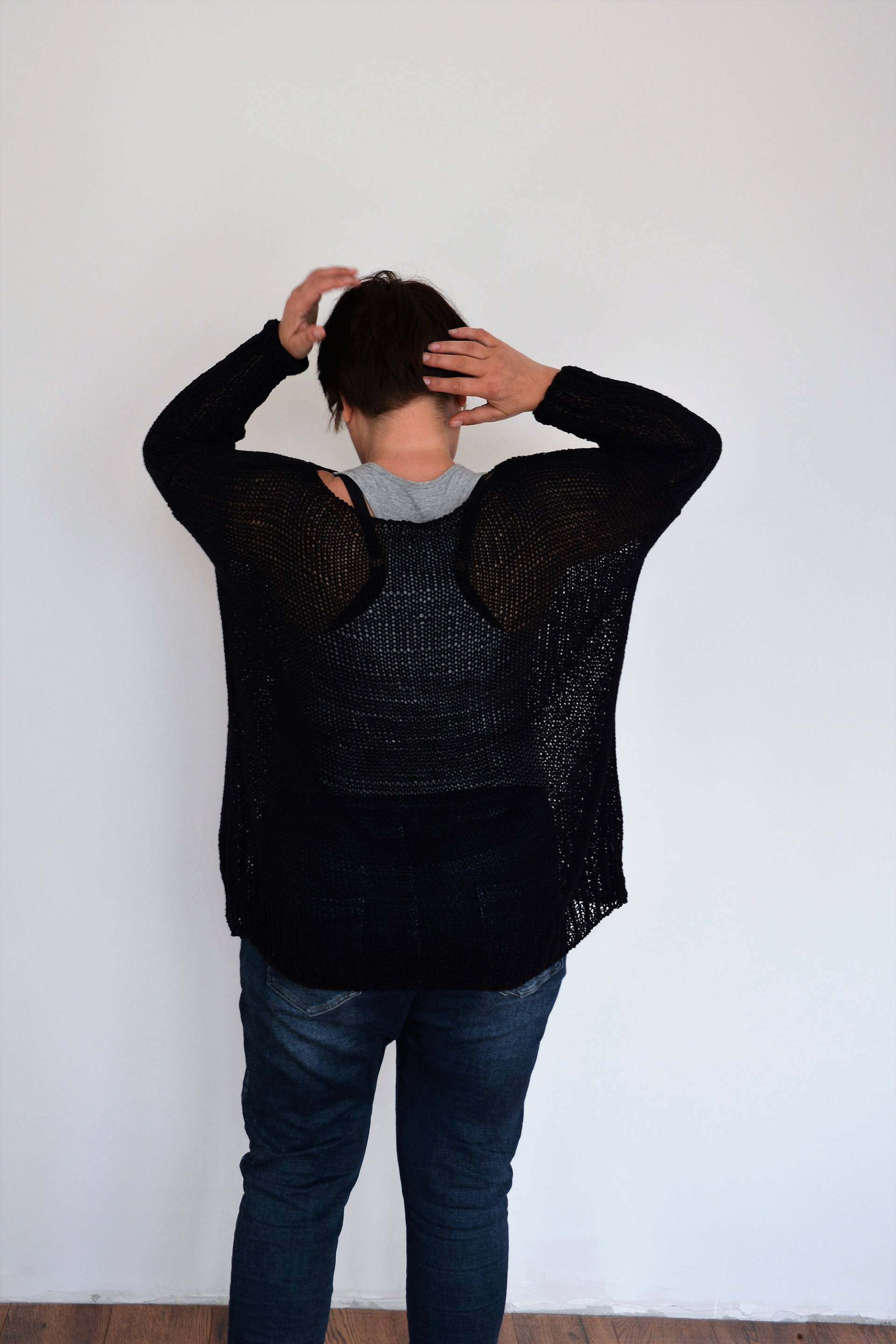 Custom Order For Stacey Oversized Plus Size Handgestrickter Pullover Sommer Baumwolle Tunika Locker Gestrickt Damen Poncho Schwarz von MyKnitCroch