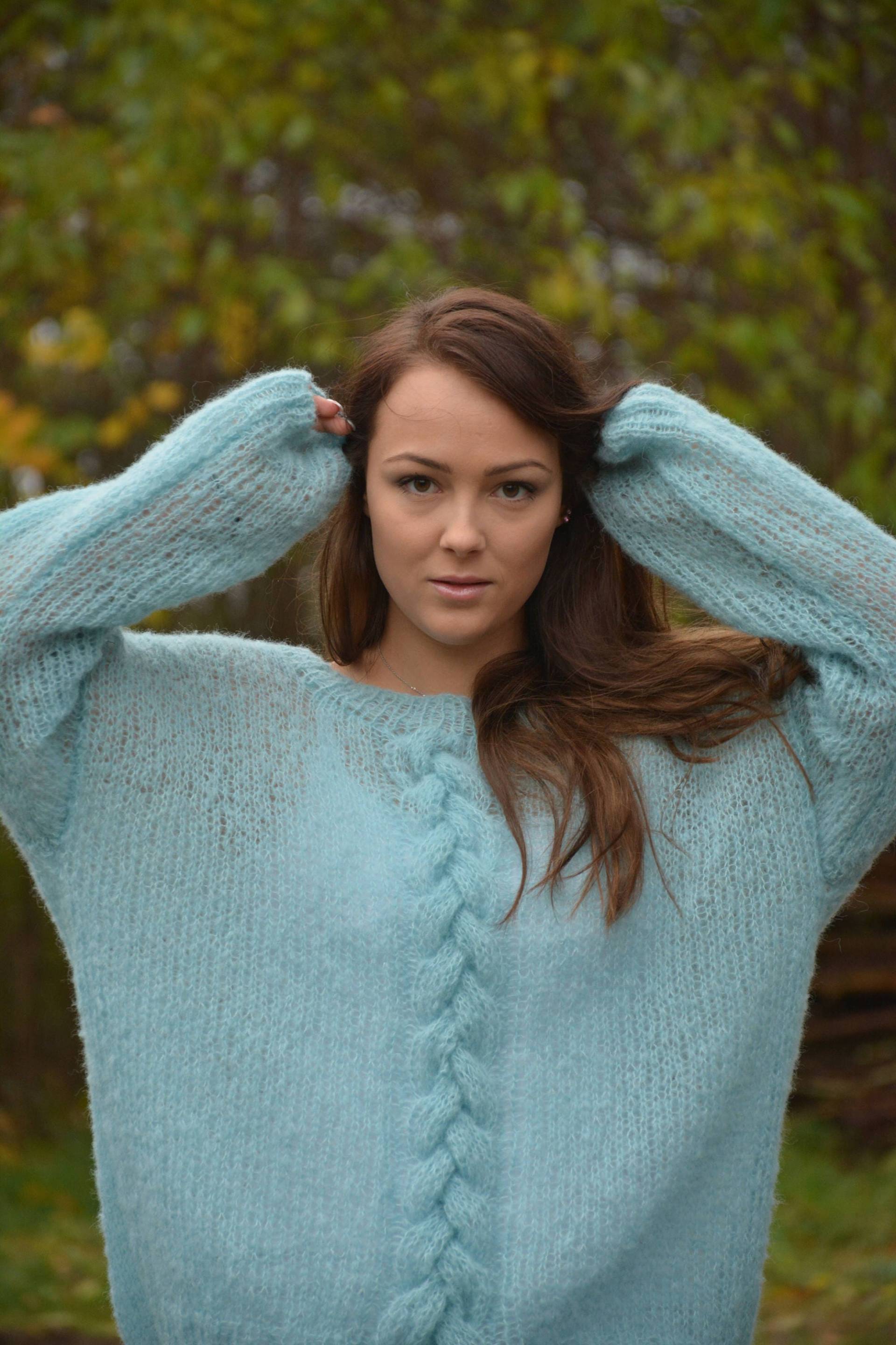 Oversized Hand Strickpullover Alpaka Und Seide Flauschige Tunika Lose Strick Damenpullover Blau Mint von MyKnitCroch