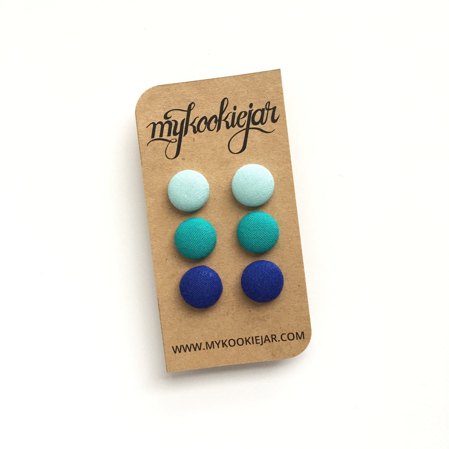 Blaue Ombre Stoffknopf Ohrringe, Something Blue Ohrstecker, Nickelfreie Ohrstecker Oder Clip-Ons, Geschenkidee, Statement Blautöne von MyKookieJar