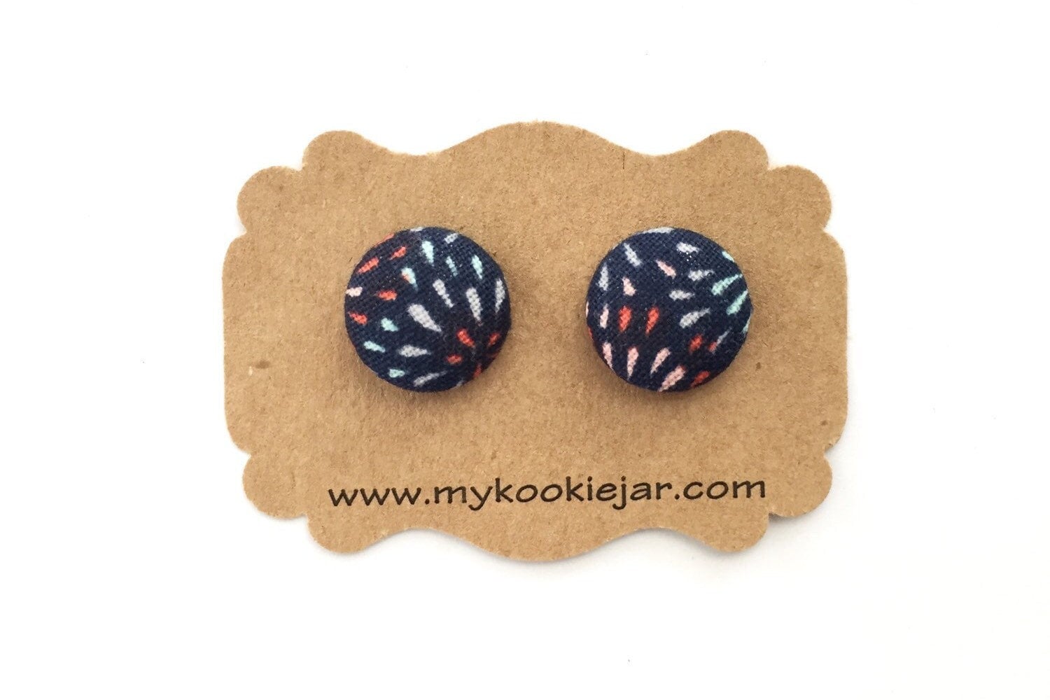 Mitternachtsblau Mit Pastell Bursts Stoff Knopf Ohrringe, Nickel-Freie Ohrstecker Und Clip-Ons, Frühling Ohrstecker, Leicht von MyKookieJar