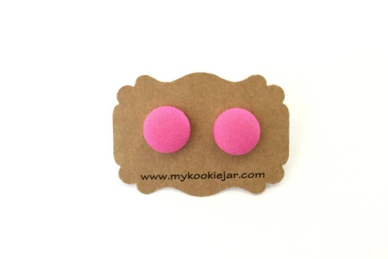 Rosa Ohrringe, Bubblegum Ohrstecker, Stoff Knopf Handgemachte Schmuck, Hot Pink Leichtgewicht von MyKookieJar