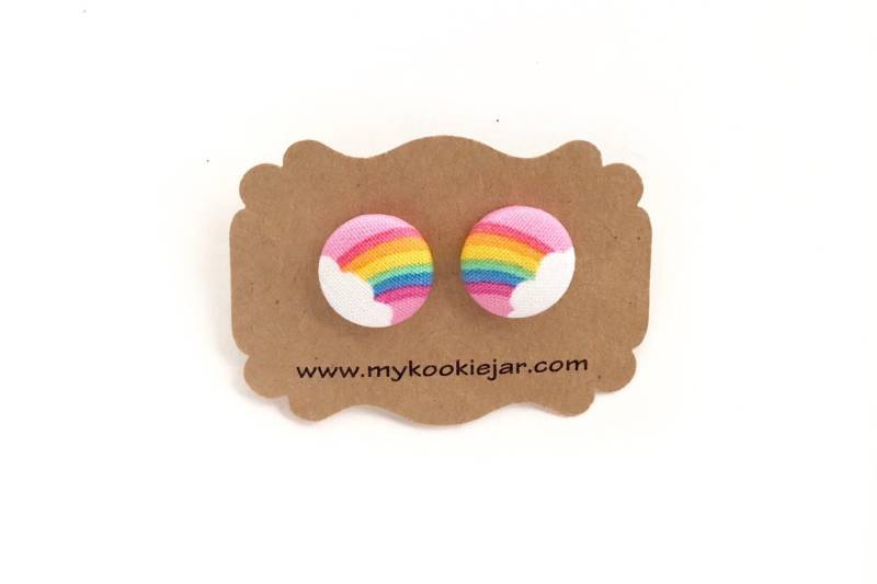 Rosa Regenbogen Wolken Knopf Ohrringe, Ohrstecker, Schmuck, Farben Ohrringe Mit Stoffbezug, Nickelfrei von MyKookieJar