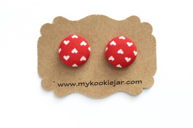 Rote Und Weiße Kleine Herzen Ohrringe, Herz Ohrstecker, Stoff Knöpfe, Valentinstag Geschenkidee Valentinstag, Ohrringe von MyKookieJar