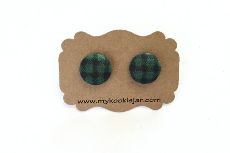 Wintergrüne Ohrstecker Von Buffalo Kariert, Karierte Stoffohrstecker, Ohrringe, Kariertes Zubehör, Nickelfreie Oder Klips-Ons, Urlaub von MyKookieJar