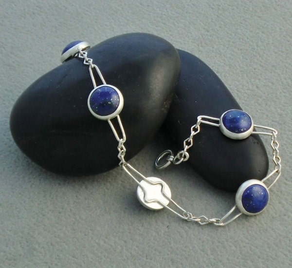 Handgemachte Sterling Silber Armband Mit 10mm Lapis Cabochons von MyLapisBox