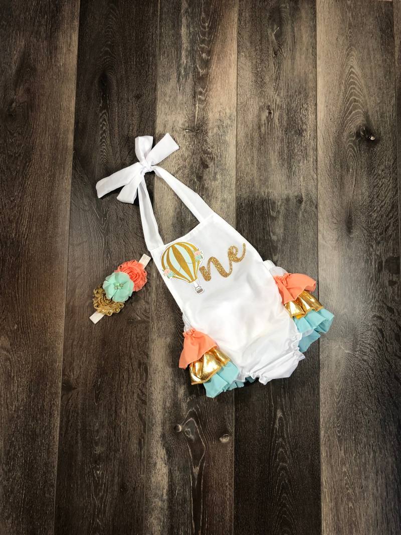 Heißluftballon 1. Geburtstag Strampler - Mädchenballon Outfit Motiv Mädchen von MyLiLPeanutDesigns