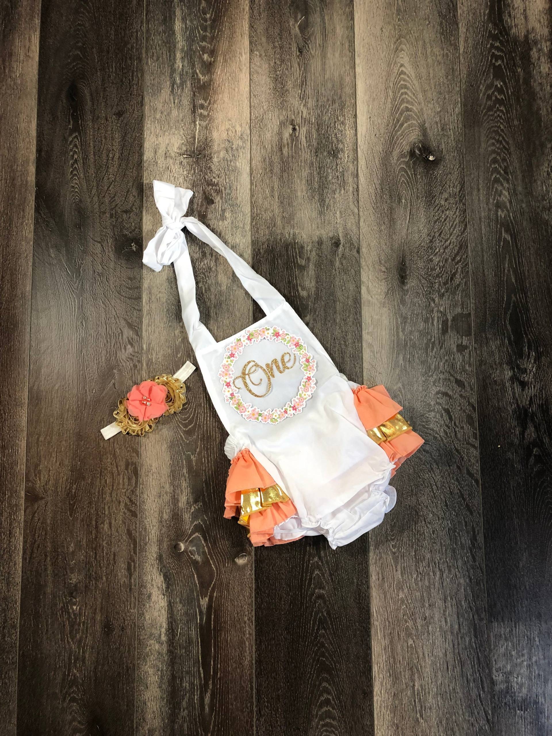 Pfirsich Gold 1. Geburtstag Outfit - Mädchen Boho Floraler Strampler von MyLiLPeanutDesigns