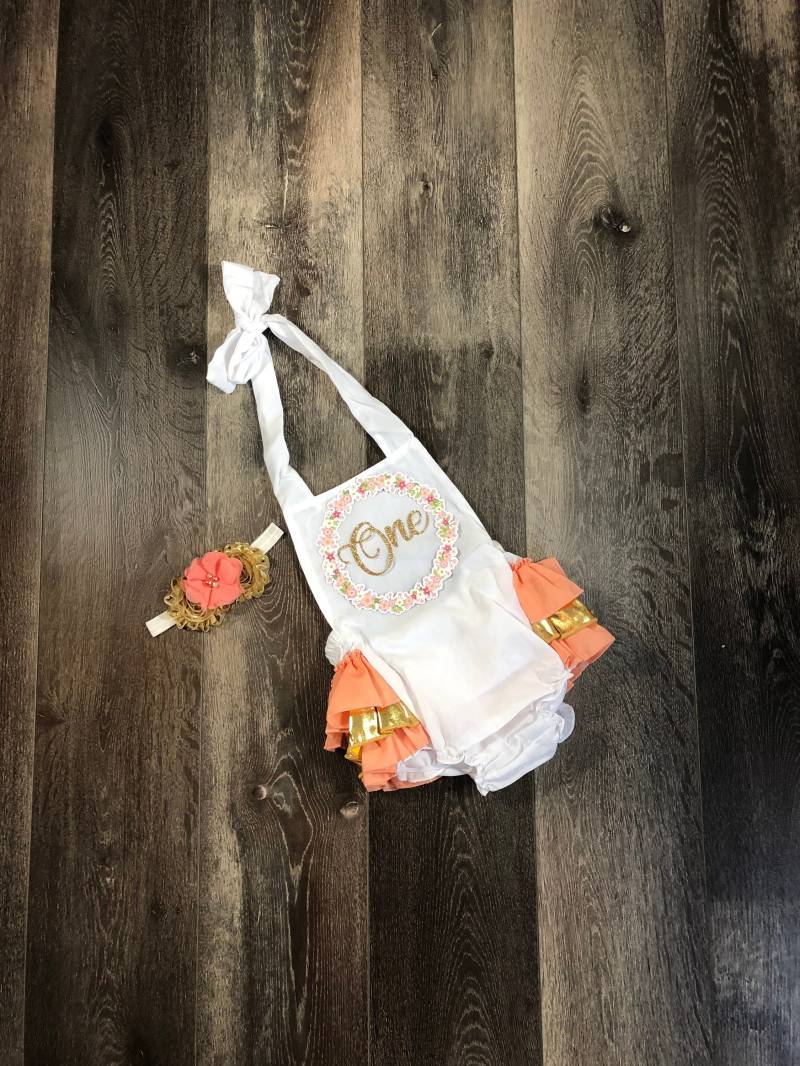 Pfirsich Gold 1. Geburtstag Outfit - Mädchen Boho Floraler Strampler von MyLiLPeanutDesigns