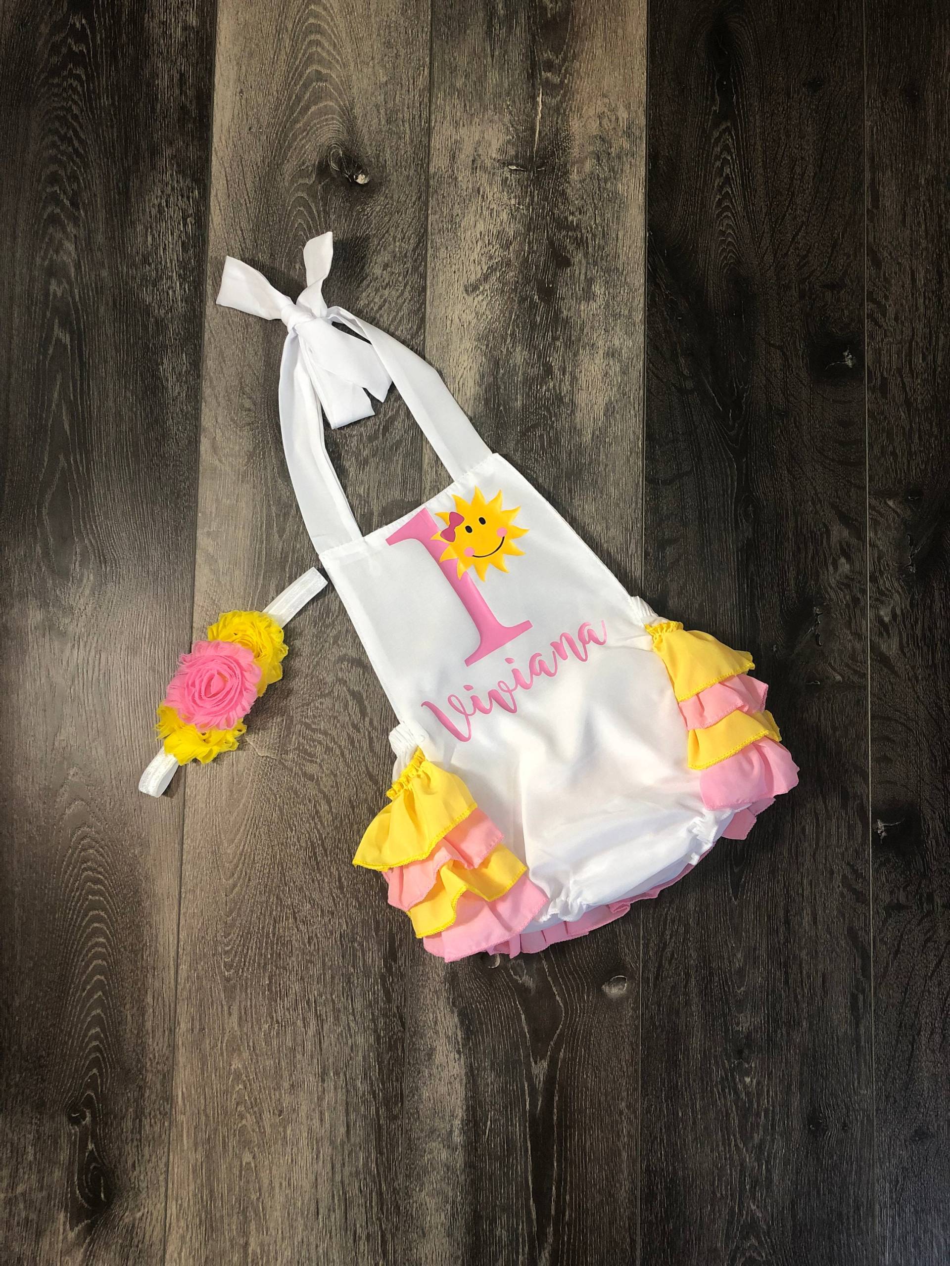 You Are My Sunshine 1st Birthday Outfit - Sonnenschein 1. Geburtstag Mein Thema von MyLiLPeanutDesigns