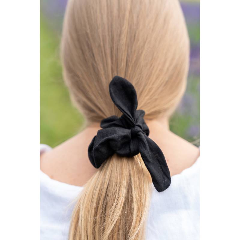 Scrunchie Mit Leinen Schleife Handgemachter Retro Haargummi Scrunchie Mit Leinen Schleife Handgemachter Retro Haargummi von MyLinenSoul