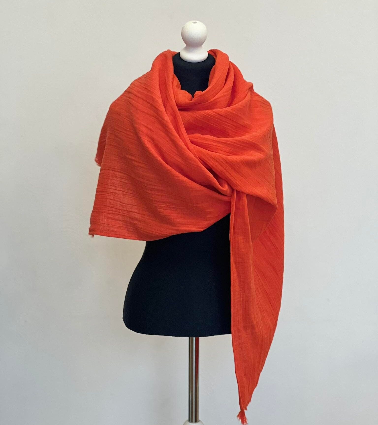 Musselin Schal Helle Koralle Wrap von MyLinenStyle
