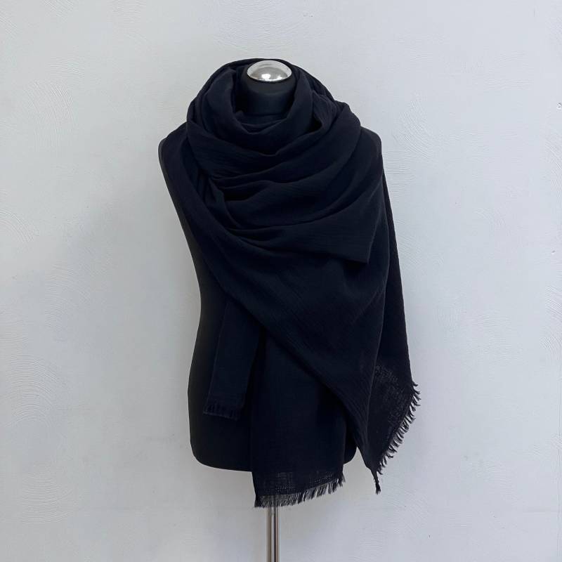 Schwarzer Frauen Schal, Unisex Baumwoll-Musselin Weicher Baumwollschal Für Männer, Oversized Großer Boho Schal von MyLinenStyle
