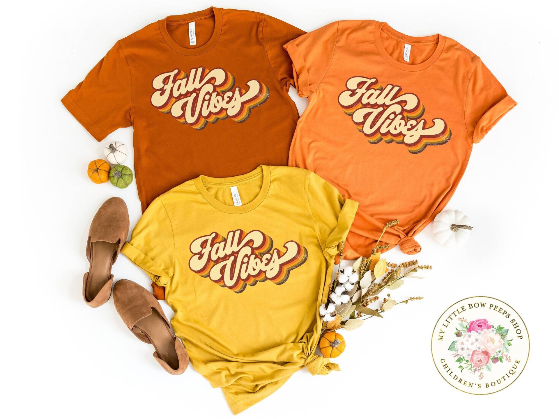 Herbst Vibes Shirt - Passendes Familien Retro Kürbis Patch Thanksgiving Mom von MyLittleBowPeepsShop