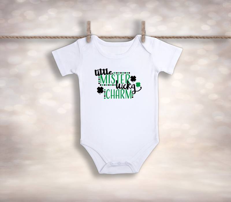Little Mister Glücksbringer - Baby Jungen Body Ankündigung Coming Home Outfit 1. St. Pattys Day St Patricks von MyLittleBowPeepsShop