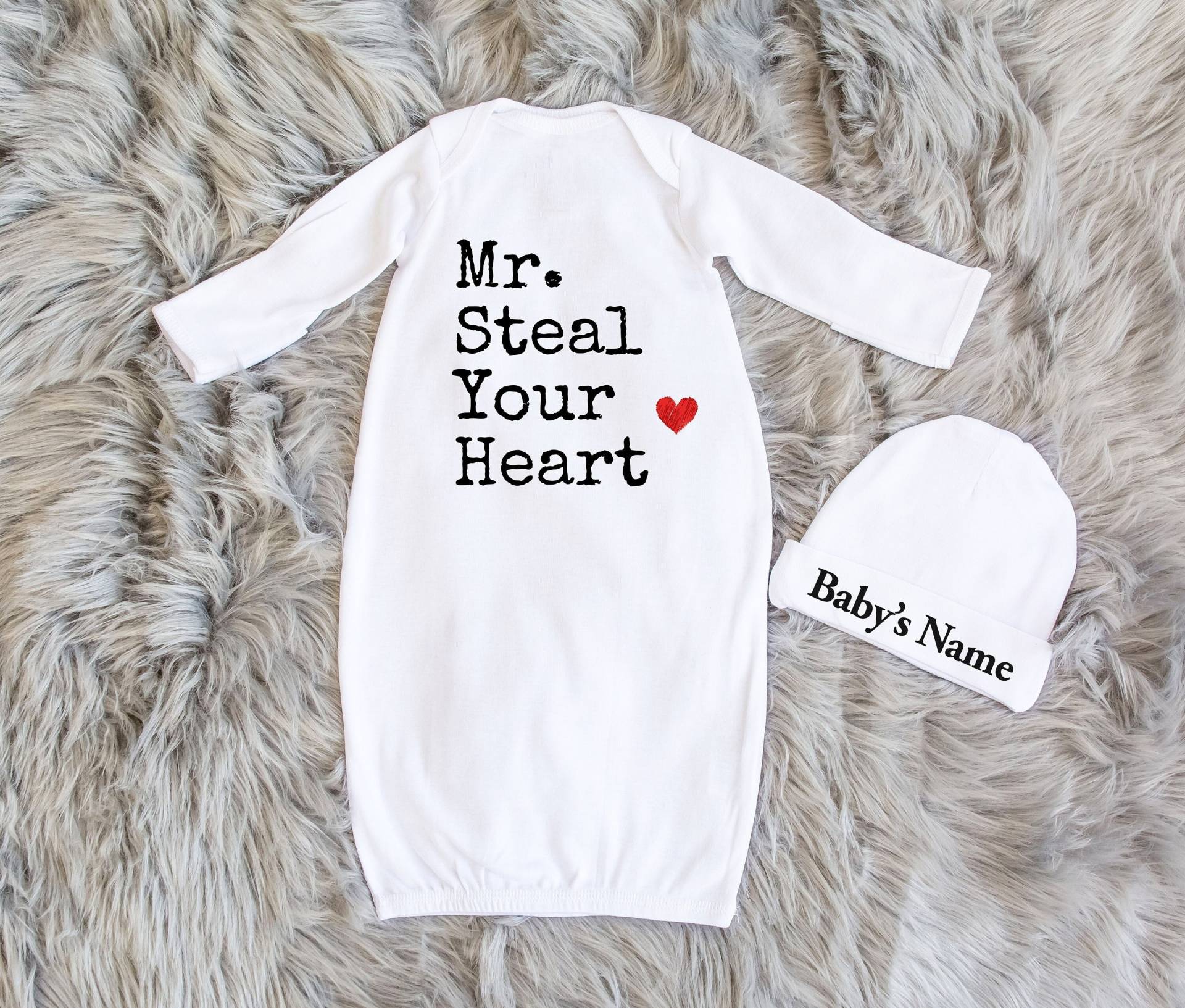 Mr Steal Your Heart Sleeper - Jungen Pyjama Niedliche Baby Ausstattung Mütze Mit Namen Set Neugeborenen Kleid Coming Home Outfit von MyLittleBowPeepsShop