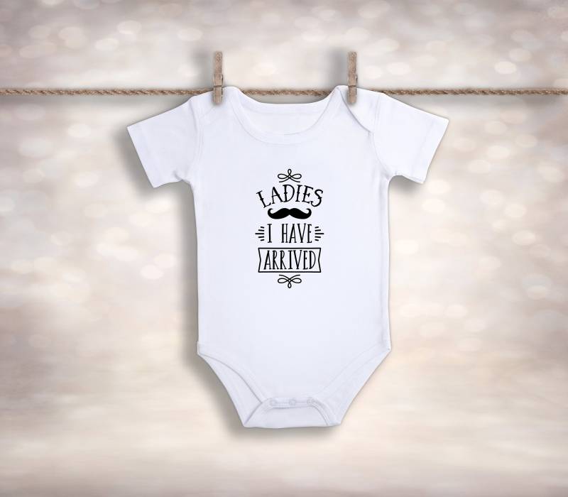 Schnurrbart Baby Jungen Outfit - Damen Ich Bin Angekommen Cake Smash Nach Hause Kommen Body Baby-Dusche-Geschenk von MyLittleBowPeepsShop