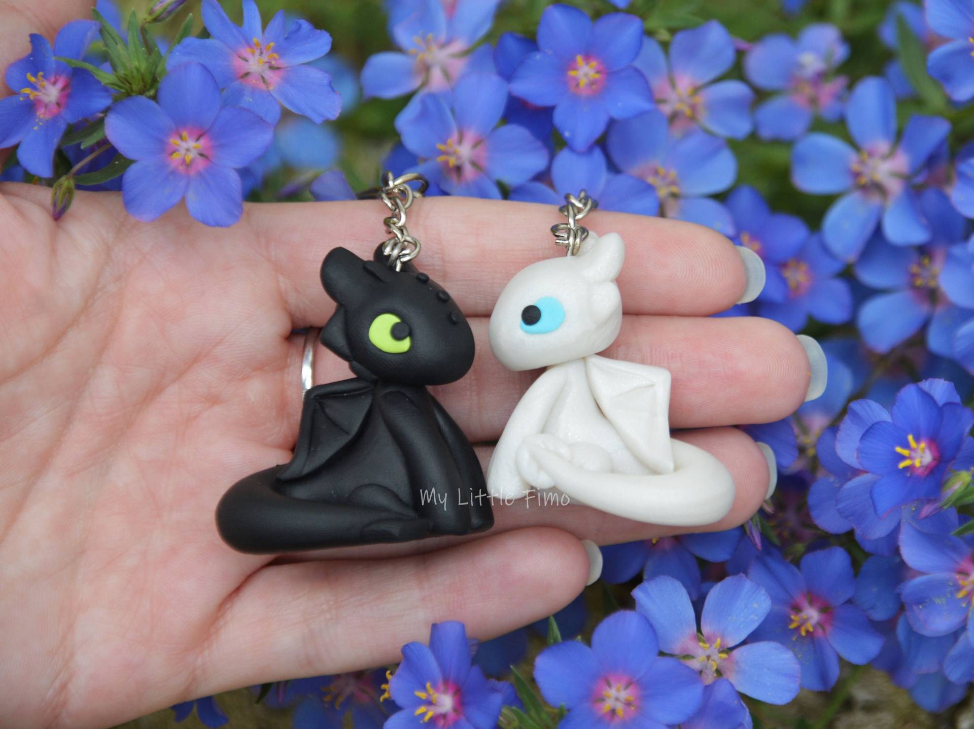 Nachtdrache Schlüsselanhänger - Leuchtender Drache Schwarzer Weißer Fimo Drachenpaar Drachenfigur Nachtdrache Schlüsselanhänger - Leuchtender Drache Schwarzer Weißer Fimo Drachenpaar Drachenfigur von MyLittleFimoES