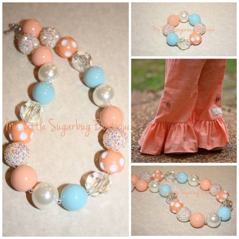 Pfirsich Creme Und Blau Chunky Halskette-M2M Little Bird Kleidung Co-M2M Birdie Hose-Bubblegum Halskette-Baby-Kleinkind-Mädchen-Frauen von MyLittleSugarbugBtq