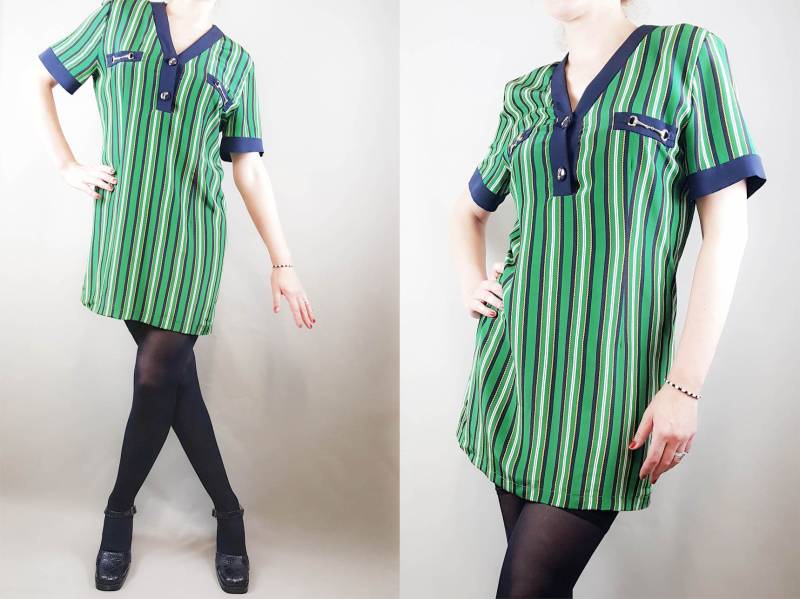 70Er Jahre Vintage Überarbeitet Kleid/Bluse Streifen Und Kurze Ärmel Marine Seil Stil Grün Blau Größe M von MyLoftVintage