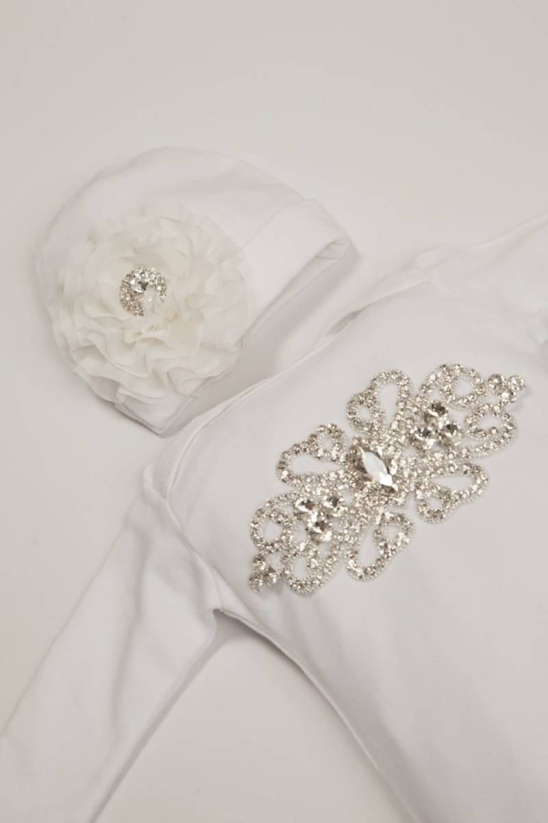Baby Babyausstattung Weißes Baumwoll-Babykleid Mit Chiffon Und Großer Strass-Applikation von MyLolliflopsLLC