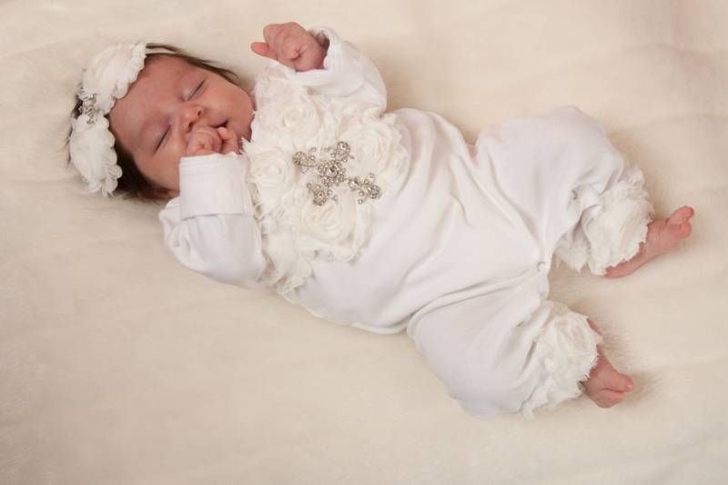 Taufstrampler Baby Mädchen Weiß Baumwolle Babyausstattung Mit Strass Kreuz & Haarband von MyLolliflopsLLC
