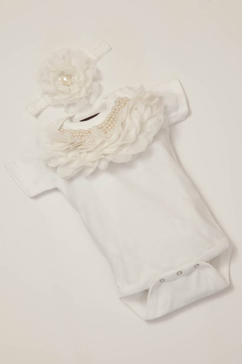 Baby-Mädchen Perlenkragen Bodysuit Set Mit Chiffon Blumen Stirnband von MyLolliflopsLLC