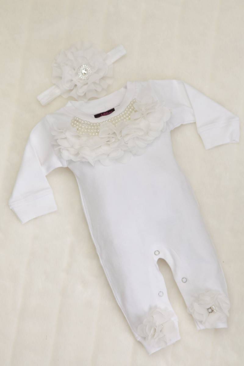 Geschenk Für Mädchen, Säuglinge, Babyausstattung, Weißer Baumwoll-Babystrampler Mit Chiffon Und Perlenkragen von MyLolliflopsLLC