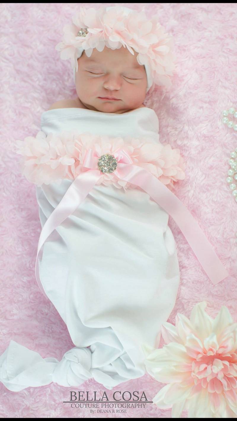 Neugeborenen Baby Mädchen Geschenk Frühchen Weiß Sack Säuglingsausstattung Baumwolle Mit Chiffon Auf Der Brust Und Passenden Hut Neugeborenen Baby Mädchen Geschenk Frühchen Weiß Sack Säuglingsausstattung Baumwolle Mit Chiffon Auf Der Brust Und Passenden Hut von MyLolliflopsLLC