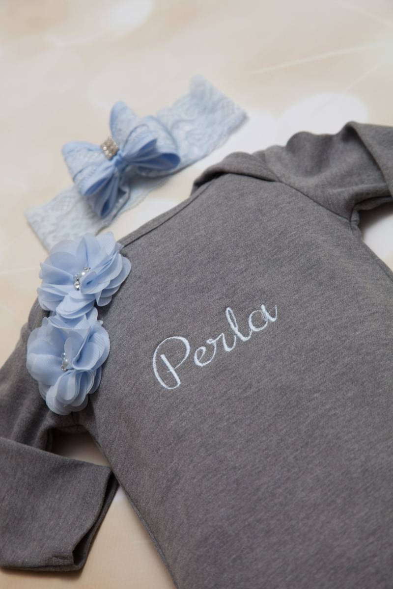 Personalisierte Baby Mädchen Kleid Dunkelgrau Bestickt Kleinkind Und Passende Spitze Stirnband von MyLolliflopsLLC