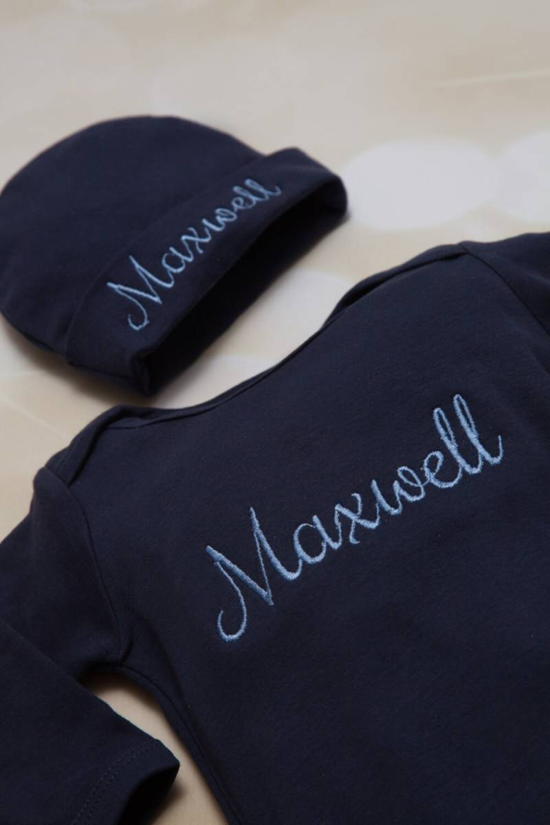 Personalisiertes Marine-Baby-Kleid-Set Besticktes Säuglings-Kleid-Set Mit Passendem Hut von MyLolliflopsLLC