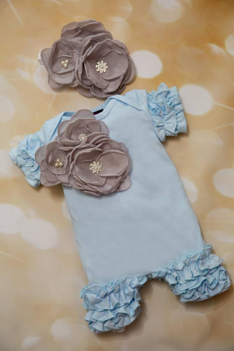 Rüschen Baby Blau Strampler Kurzarm Kleinkind Einteiler Mit Großer Blume von MyLolliflopsLLC