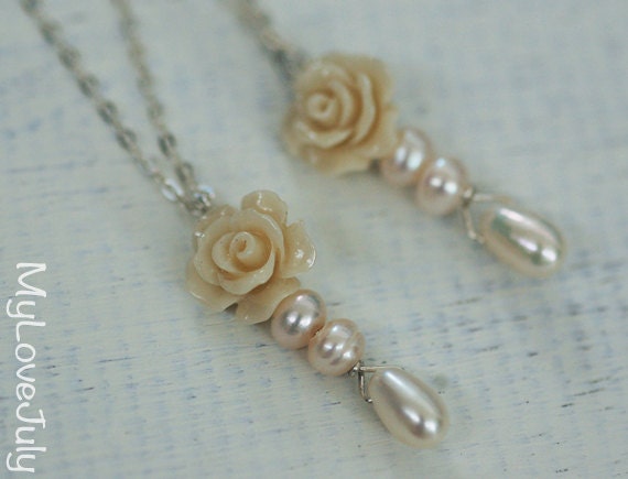 Gold Kette, Silber Blume Brautjungfer Geschenk, Zierliche Schlichte Hochzeit von MyLoveJuly