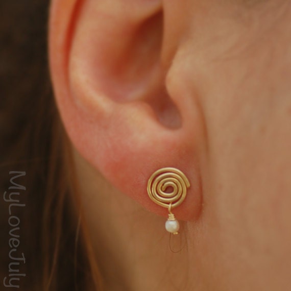 Gold Ohrstecker, Silber Spirale Kleine Ohrstecker Ohrringe, Perle Unendlichkeit Stecker von MyLoveJuly