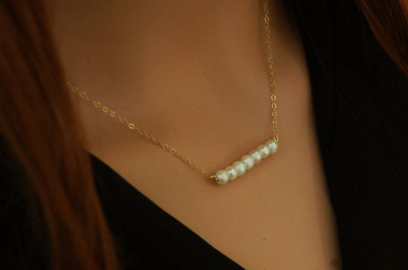 Perlenkette, Hochzeit Halskette, Braut Brautjungfer Geschenk, Perlen Bar Zierliche Schlichte Geschenk Unter 50 von MyLoveJuly