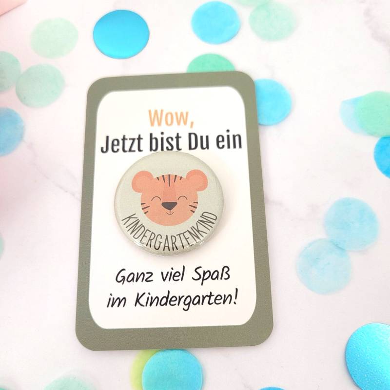 Kindergartenkind 2025 Button Ohne Nadel Kindergarten Geschenk Anstecker Kindergartenstart Idee Kitakind Tiger von MyMaisieFabrik