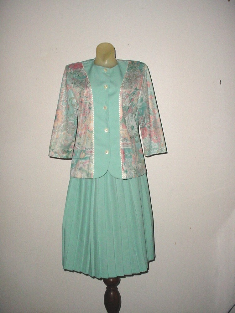 Vtg Rockanzug Von Nancy Ii.. Light Aqua Mit Weichen Floralen Akzenten Sz8P Vtg Rockanzug Von Nancy Ii.. Light Aqua Mit Weichen Floralen Akzenten Sz8P von MyMamasStuff