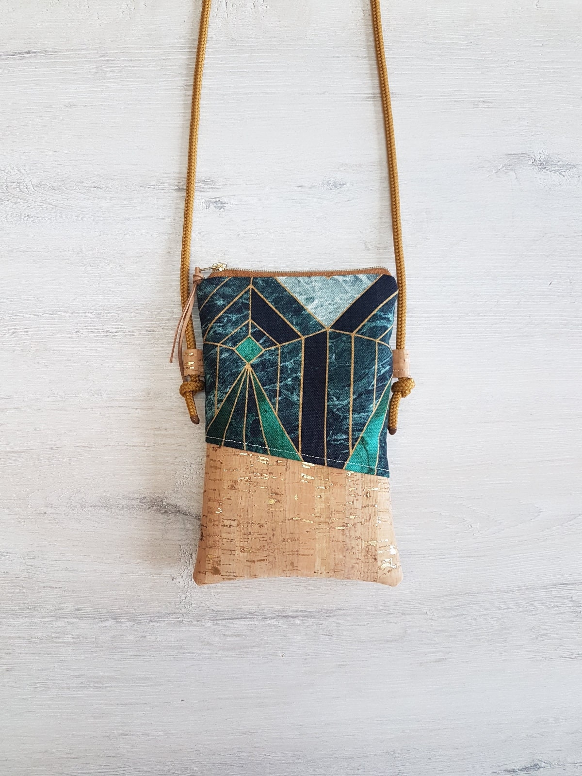 Handytasche/Zum Umhängen Crossbody Umhängetasche Canvas Kork Vegan Geometrisch Grün Handytasche/Zum Umhängen Crossbody Umhängetasche Canvas Kork Vegan Geometrisch Grün von MyMarelle