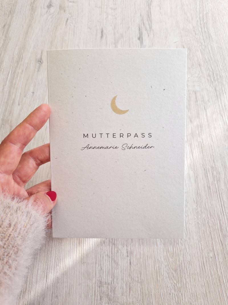 Mutterpasshülle Personalisierbar Mit Namen/Schutzhülle Mutterpass Geschenk Schwangerschaft Mond Golden Minimalistisch von MyMarelle