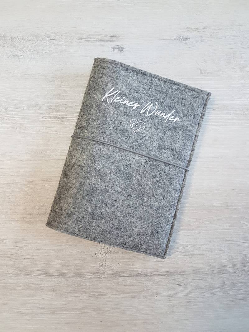 Mutterpasshülle Personalisierbar Mit Zusatzfach Und Name/Mutter-Kind-Pass Filz Schlicht Grau Meliert von MyMarelle