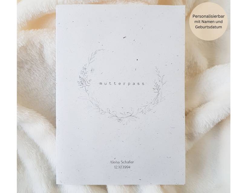Mutterpasshülle Personalisiert Mit Zusatzfach Und Namen/Hülle Mutterpass Geschenk Schwangerschaft Blumenkranz Minimalistisch von MyMarelle