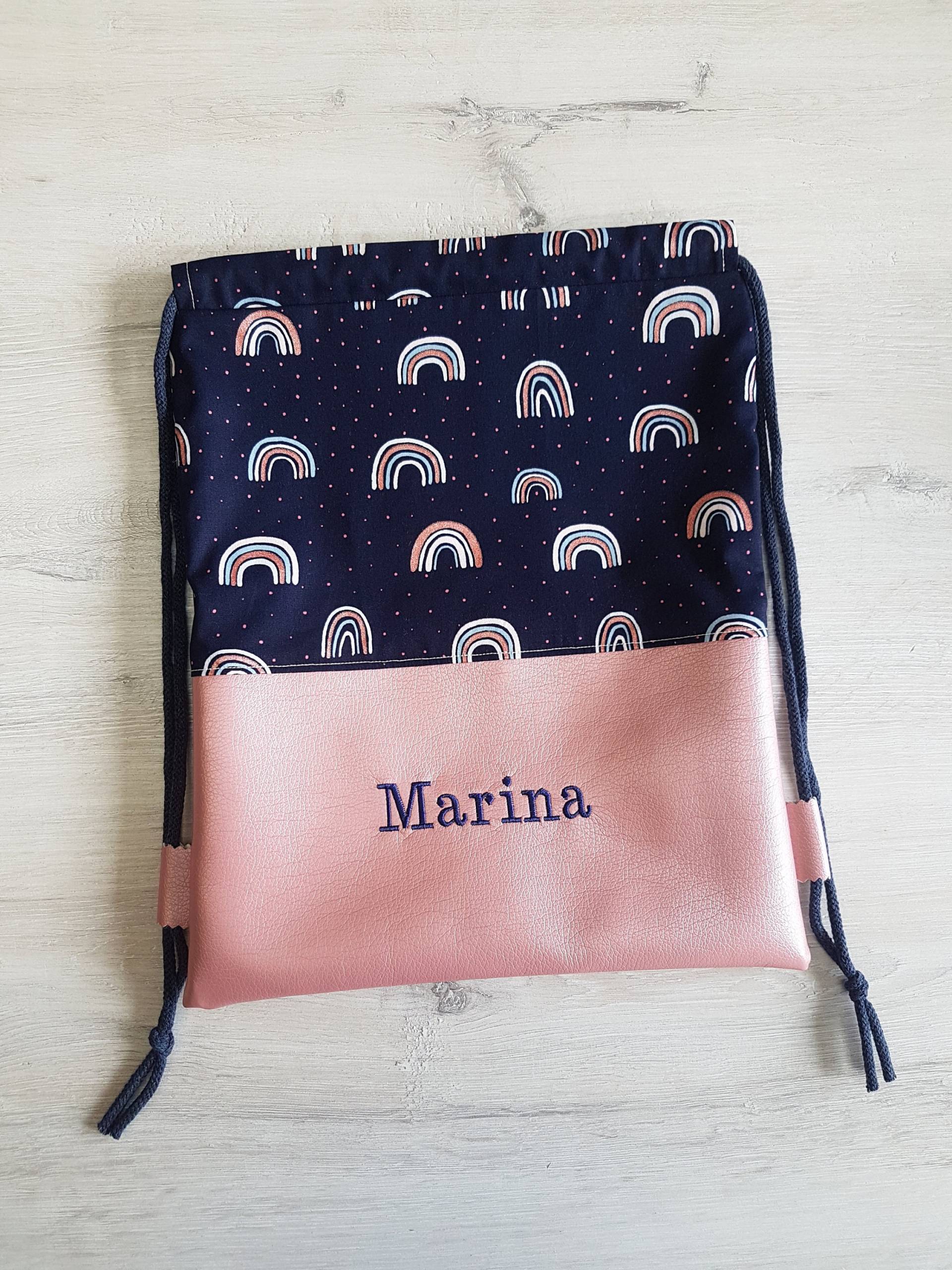 Turnbeutel Personalisiert Mit Name/Kinderturnbeutel Kindergartenturnbeutel Rucksack Baumwolle Kunstleder Regenbogen Blau Turnbeutel Personalisiert Mit Name/Kinderturnbeutel Kindergartenturnbeutel Rucksack Baumwolle Kunstleder Regenbogen Blau von MyMarelle