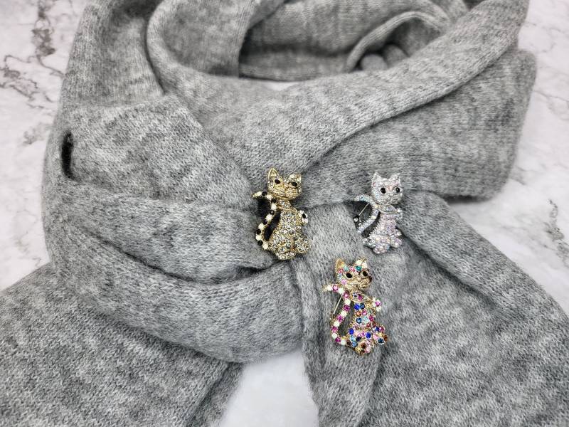 Bunte Kitty Brosche Strass Verzierung Broschen Kristall Schärpe Schal Pullover - Frauen Accessoire Urlaub Geschenk Broaches von MyMemoryClouds