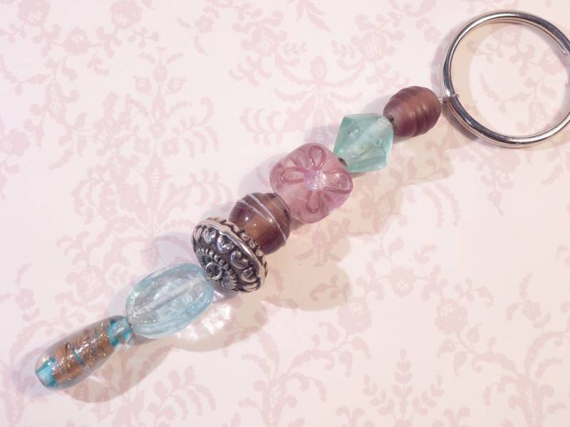 Schlüsselanhänger Aus Glasperlen Und Silber Metal Focal Bead Schlüsselanhänger Aus Glasperlen Und Silber Metal Focal Bead von MyMimziesWhimzies