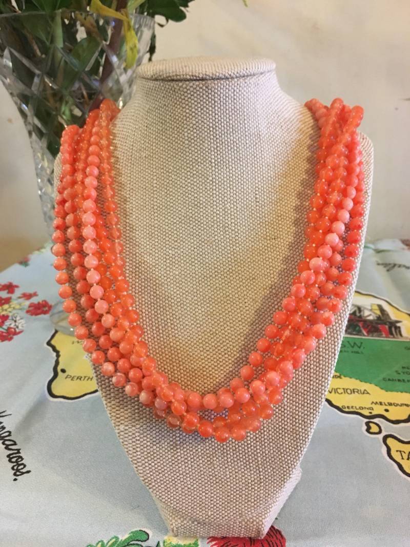 1950Er Jahre Multistrand Perlen Lätzchen Halskette 1950Er Jahre Multistrand Perlen Lätzchen Halskette von MyMissyPetunia