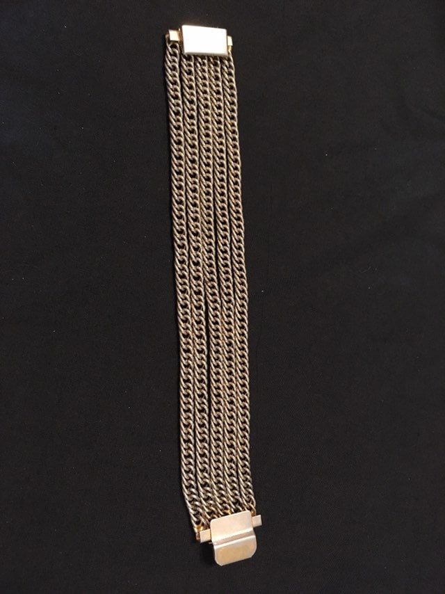 1970Er Jahre Gold/Silber Mehrkettiger Armband 1970Er Jahre Gold/Silber Mehrkettiger Armband von MyMissyPetunia