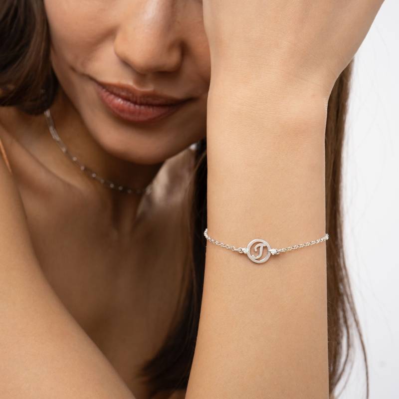 Schlichtes Halo Initial Armband Mit Zirkonia Oder Diamant - Personalisiertes Buchstaben Charm Benutzerdefinierter Namensschmuck Monogramm von MyNameNecklaceUS